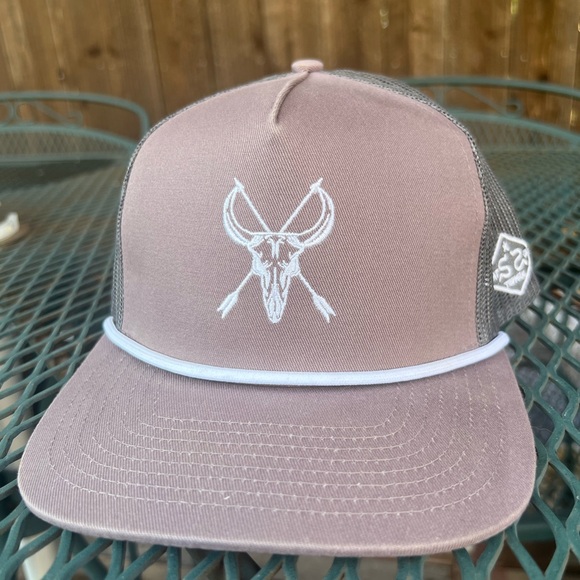 Southern String Hat Co By Richii Hat Of The Month Grey SnapBack White Rope - Picture 1 of 6